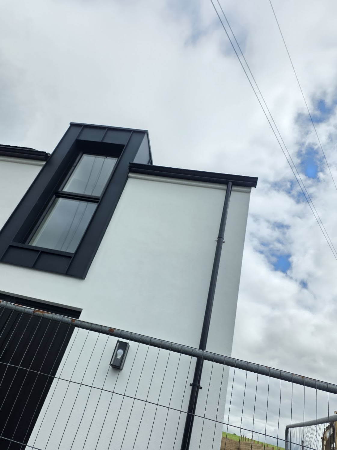 Modern black roofline